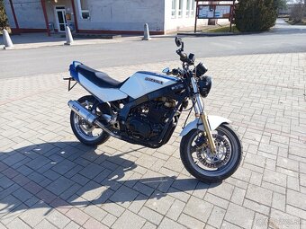 Suzuki GS500E - 9