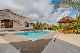 ZARIA GARDEN BUNGALOWS - 9