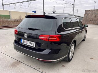 VW Passat Hightline model 2018 Panotama Bez AD blue - 9