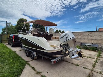 Predám Motorový čln Galia 630 sundeck s Honda BF200 - 9