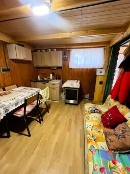 Chatka,rekreačný domček,obec Bátovce nad priehradou Lipovina - 9