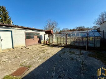 ROD. DOM s GARÁŽOU, POZEMOK 706m2, SENICA, TEHELNÁ UL. - 9