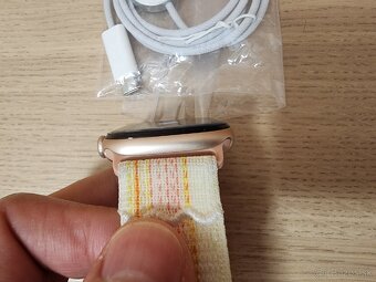 Apple Watch Series 10 GPS + Cellular 46mm Zlaté - 9