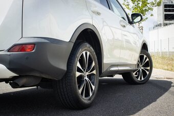 Toyota RAV4 2.2D 110kw A/T 4x4 / AJ NA SPLÁTKY / - 9