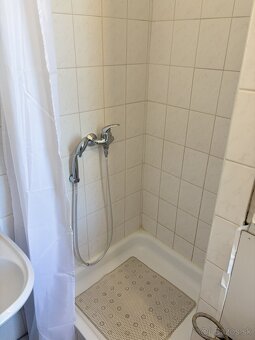 1-izb. byt na Juhu s balkónom - 9