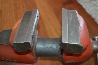 predam kvalitny zverak YORK 100A - 9