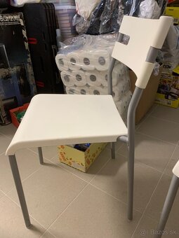 Predám stôl a dve stoličky - 9
