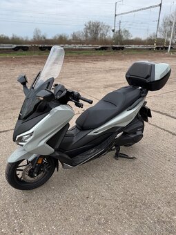 Honda Forza 350 - 9