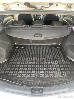 Hyundai i30 1.4, 74kw, LPG+benzín - 9