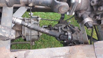 Predám do.a robený traktor - 9
