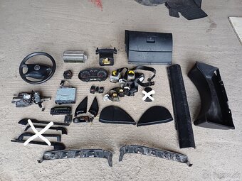 Rozpredám VW Golf 4 kombi 1.6 - 9