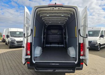Volkswagen Crafter L3H2 2,0TDi / 140hp - 2022 - 9