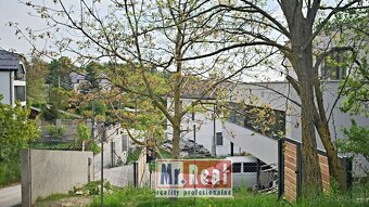 Pozemok 702 m2 v atraktívnej lokalite nad Račou - 9
