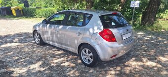 Kia ceed 1,6 benzín r.v. 4/2007 AUTOMAT - 9