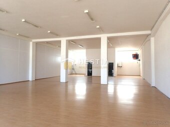 Obchodný priestor 240 m² s parkovacími miestami - 9
