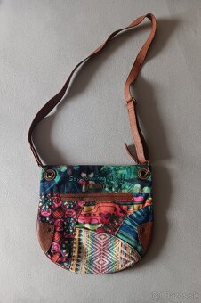 Desigual kabelky - 9