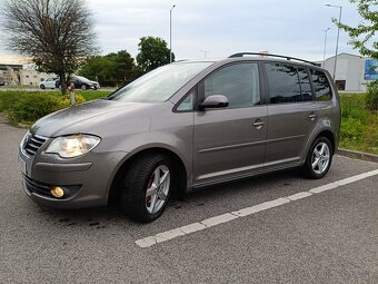Volkswagen Touran 1.4 TSi DSG - 9