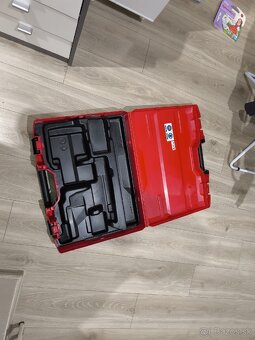 Predam original kufre Milwaukee 10€ ks - 9