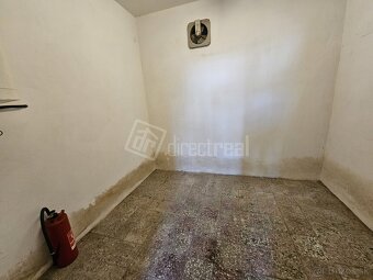 Na predaj budova s možnosťou prerobenia na dve bytové … - 9