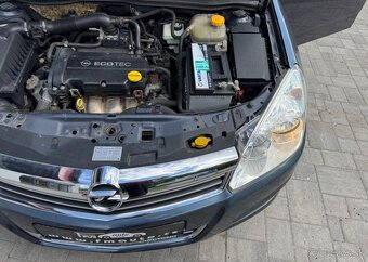 Opel Astra Station Wagon ECOTEC 1.4 16V benzín manuál 66 kw - 9
