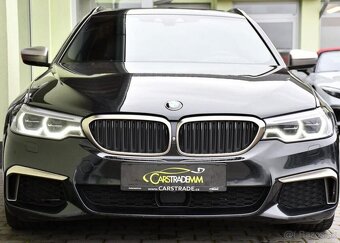 BMW Řada 5 M550d XD HUD B&W MASAŽ PANO 294 kw - 9