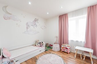 5 izbový rodinný dom v krásnom prostredí, obec Trsťany - 9