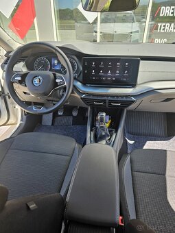 Škoda Octavia combi 2.0 TDI, top stav - 9