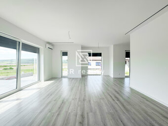 Zariadená moderná novostavba 4i RD, Svinia, Prešov len 8km - 9