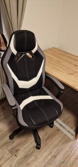 Kancelárska stolička a kancelarsky stol - 9