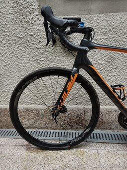 Cestny karbonovy bicykel Giant Defy Advanced 2 - 9