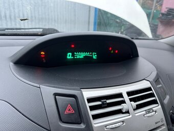 Predám airbagy Pasy Ecu Dvere Nárazník Kapota Yaris 2006- - 9