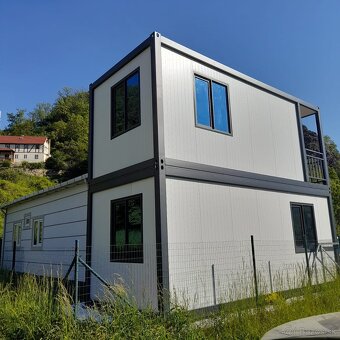 Sestava z obytných kontejnerů o rozměru 3 x 7 m - 9