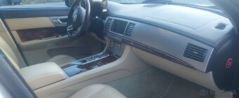 Jaguar XF 3.0 V6 - 9
