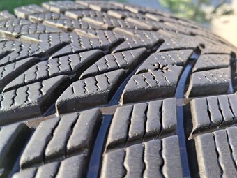 225/45 r17 zimne pneumatiky goodyear - 9