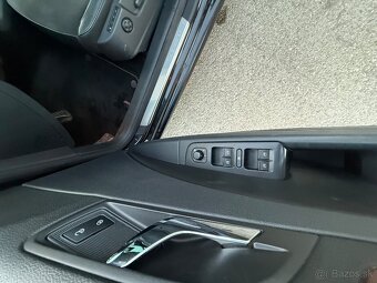 Škoda Superb combi 2.0 TDI DSG 4x4 Elegance - 9