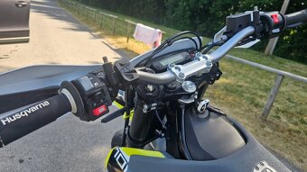 Husqvarna 701 Supermoto r.v.2021 - 9