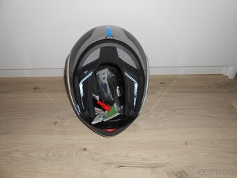 Predam krasnu novu moto prilbu znacky SHARK EVO GT SEAN - 9