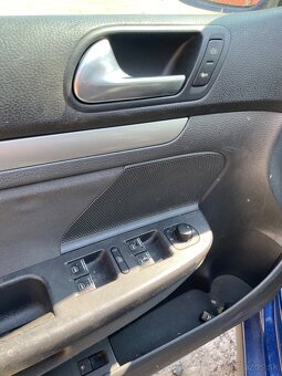 Volkswagen Golf 1.4 FSI - 9