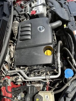 Nissan Qashqai 2.0 dci tekna 4x4 a/t - 9
