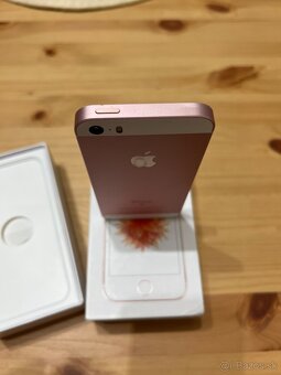 Apple iPhone SE 2016 32GB Rose Gold - 9