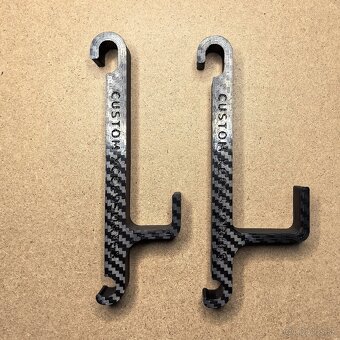 Háčiky na deliacu mrežu pre Volvo - 9