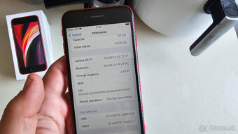 Apple iPhone SE 2020 product RED - 9