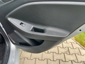 Hyundai i20 1.2 štvorvalec benzín - 9
