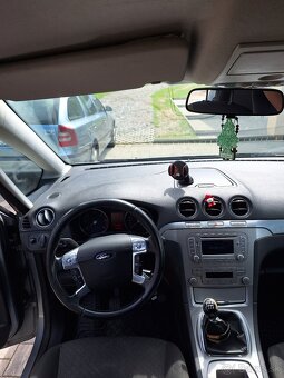 Ford Galaxy - 9