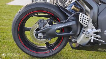 Honda CBR 1000RR Fireblade - 9
