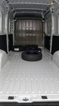 Citroën Jumper Furgon 35 L4H2 2.2 BlueHDi 180k 6.4 BVM6 - 9
