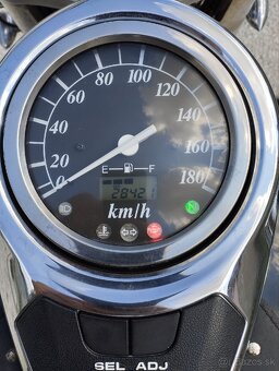 Suzuki VL 800 Volusia - 9