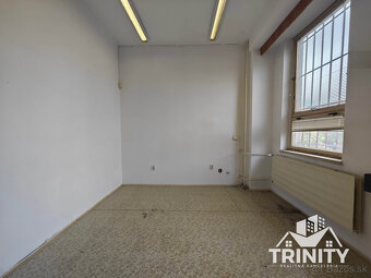 Na prenájom podlažná budova pri centre v mesta Šurany - 9