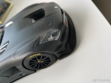 Mercedes SLS 1:18 - 9