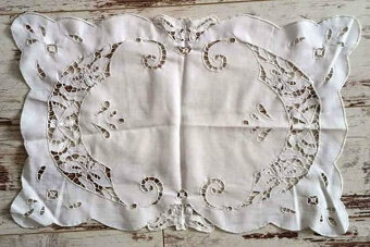 Retro vyšívané obrusy - 9